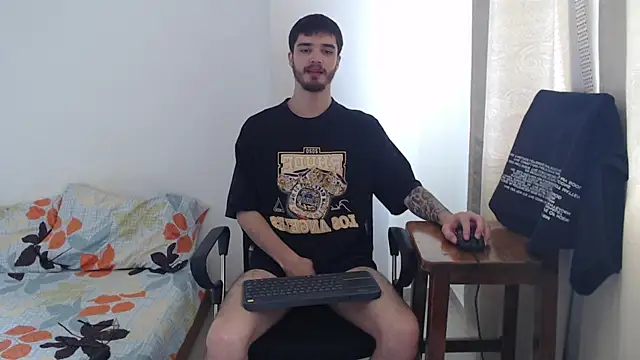 Snapshot of Aleex_Miller chatting on 5, 11, 2025 Aleex Miller online show from 5, 11, 2025