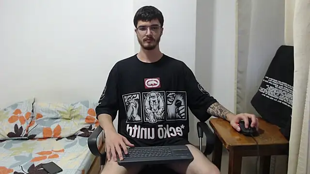 Snapshot of Aleex_Miller chatting on 11, 11, 2025 Aleex Miller online show from 11, 11, 2025