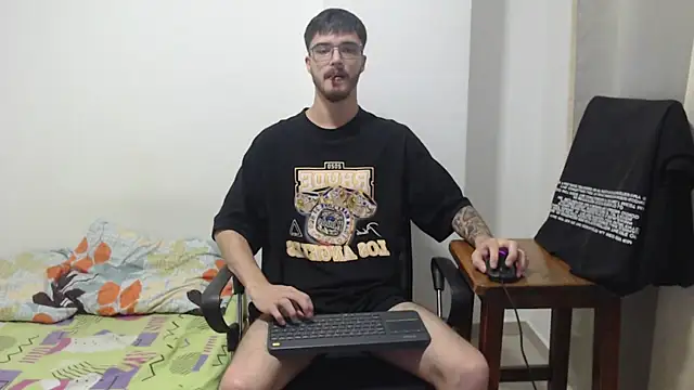 Snapshot of Aleex_Miller chatting on 19, 11, 2025 Aleex Miller online show from 19, 11, 2025