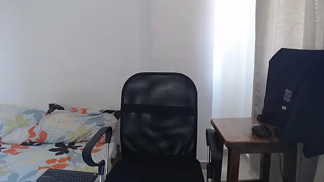 Snapshot of Aleex_Miller chatting on 25, 11, 2025 Aleex Miller online show from 25, 11, 2025