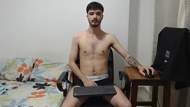 Snapshot of Aleex_Miller chatting on 28, 11, 2025 Aleex Miller online show from 28, 11, 2025