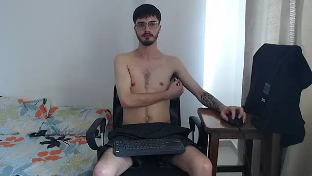 Snapshot of Aleex_Miller chatting on 28, 11, 2025 Aleex Miller online show from 28, 11, 2025