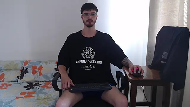 Snapshot of Aleex_Miller chatting on 30, 11, 2025 Aleex Miller online show from 30, 11, 2025