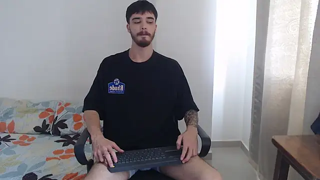 Snapshot of Aleex_Miller chatting on 2, 12, 2025 Aleex Miller online show from 2, 12, 2025