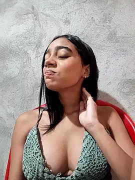 Zoe Sweett18 online show from 3, 12, 2025