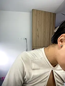 Sofia18 pinkk online show from 8, 11, 2025