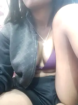 Snapshot of Leoni_G chatting on 2, 2, 2025 Leoni G online show from 2, 2, 2025