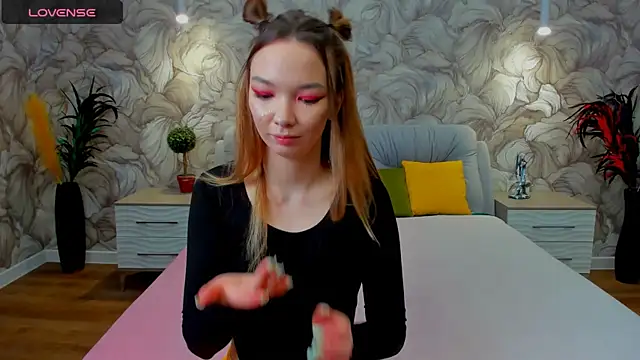 SusannJohnson online show from 19, 3, 2025