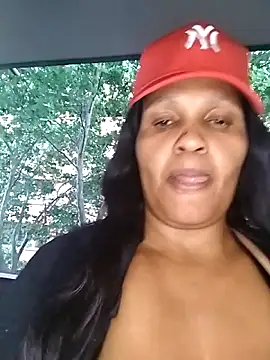 Snapshot of bubblendz1988 chatting on 8, 11, 2025 bubblendz1988 online show from 8, 11, 2025