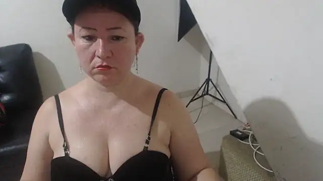 Yohis Kiut25 online show from 1, 11, 2025