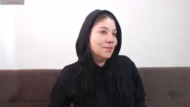 Snapshot of sharonnleon chatting on 16, 7, 2026 sharonnleon online show from 16, 7, 2026