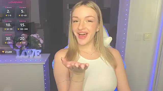 Snapshot of MargaretSweet1 chatting on 2, 11, 2025 MargaretSweet1 online show from 2, 11, 2025