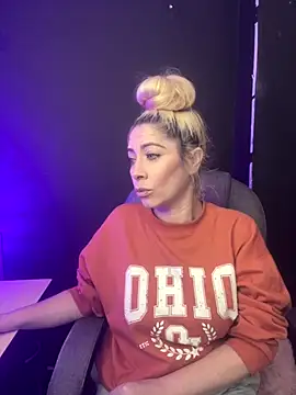 viktoria davis  online show from 21, 11, 2025