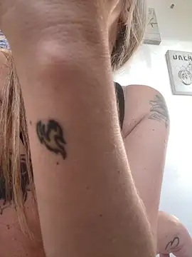 viktoria davis  online show from 21, 2, 2026