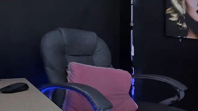 viktoria davis  online show from 24, 2, 2026