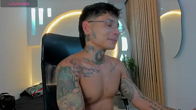 Snapshot of tattokoi chatting on 19, 1, 2025 tattokoi online show from 19, 1, 2025