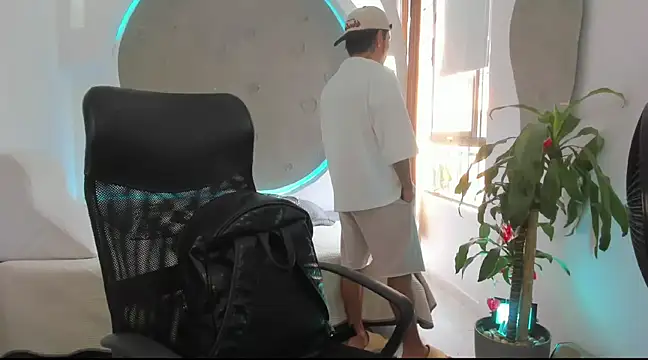 Snapshot of tattokoi chatting on 8, 3, 2025 tattokoi online show from 8, 3, 2025