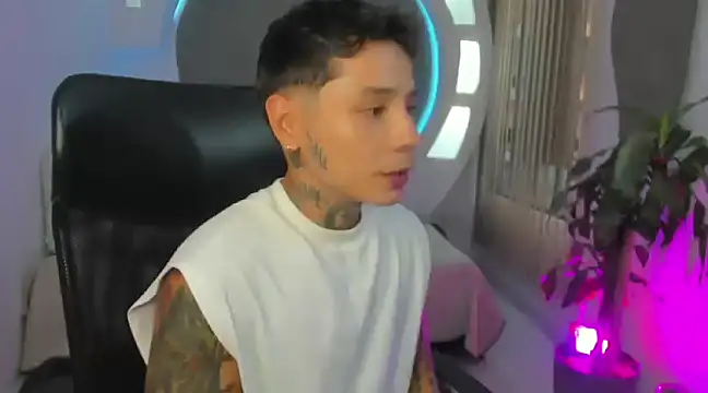 Snapshot of tattokoi chatting on 13, 3, 2025 tattokoi online show from 13, 3, 2025