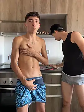 Snapshot of TusBellakitos chatting on 11, 2, 2025 TusBellakitos online show from 11, 2, 2025