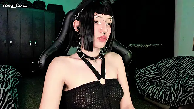 roxy toxic online show from 18, 11, 2025