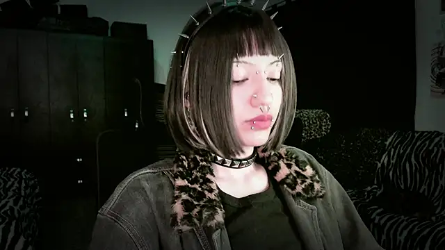 Snapshot of roxy_toxic chatting on 11, 5, 2026 roxy toxic online show from 11, 5, 2026