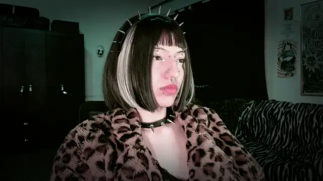 Snapshot of roxy_toxic chatting on 14, 5, 2026 roxy toxic online show from 14, 5, 2026