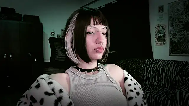 Snapshot of roxy_toxic chatting on 15, 5, 2026 roxy toxic online show from 15, 5, 2026