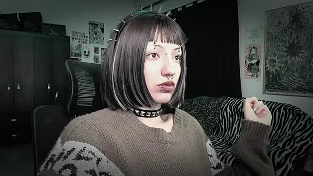Snapshot of roxy_toxic chatting on 4, 6, 2026 roxy toxic online show from 4, 6, 2026