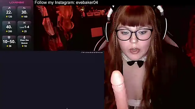 Snapshot of EveBaker04 chatting on 14, 3, 2025 EveBaker04 online show from 14, 3, 2025