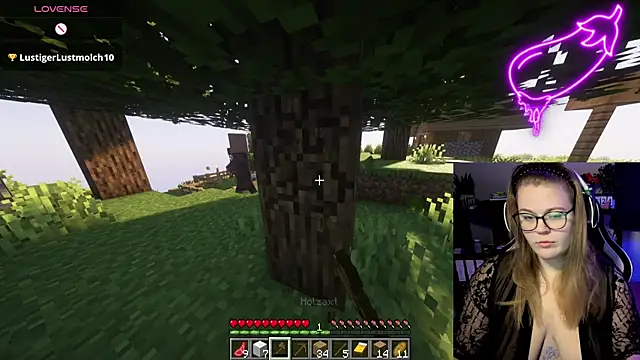 Snapshot of EveBaker04 chatting on 4, 10, 2025 EveBaker04 online show from 4, 10, 2025