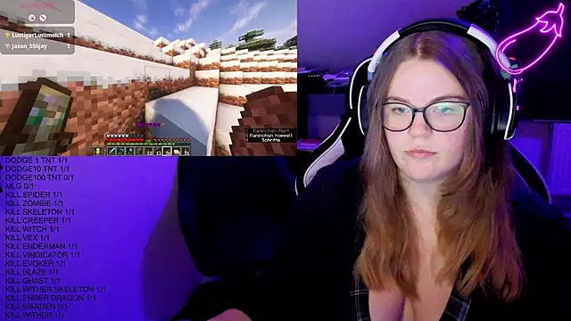 Snapshot of EveBaker04 chatting on 18, 10, 2025 EveBaker04 online show from 18, 10, 2025