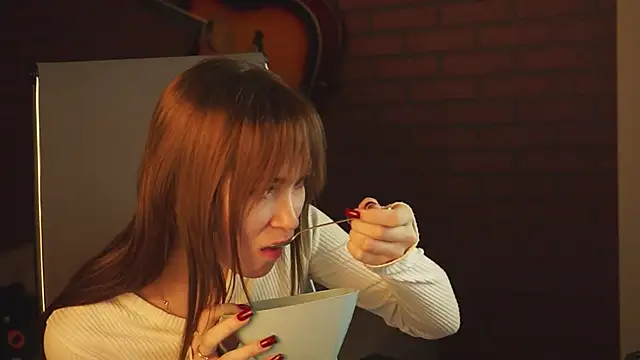 DakotaaJohnnson online show from 6, 3, 2025