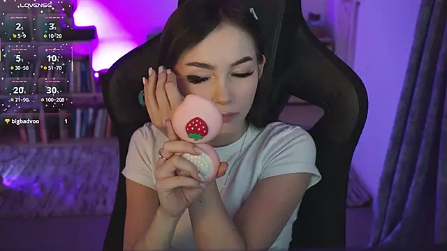 DakotaaJohnnson online show from 22, 3, 2025