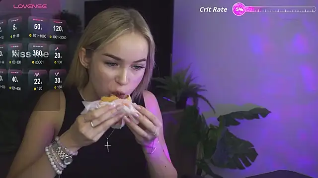 DakotaaJohnnson online show from 12, 9, 2025