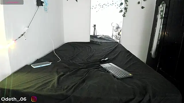 Snapshot of Odeth_ chatting on 22, 10, 2025 Odeth online show from 22, 10, 2025