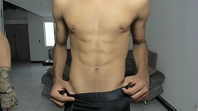 hotlittleones18 online show from 31, 10, 2025