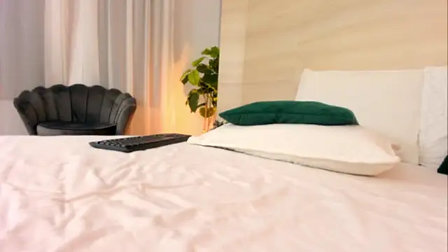 EllaWhiteX online show from 22, 5, 2026