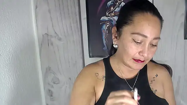 Snapshot of JULIANAWET69 chatting on 8, 10, 2025 JULIANAWET69 online show from 8, 10, 2025