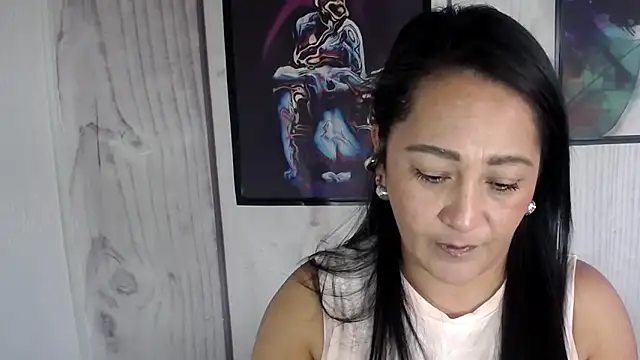 Snapshot of JULIANAWET69 chatting on 27, 10, 2025 JULIANAWET69 online show from 27, 10, 2025