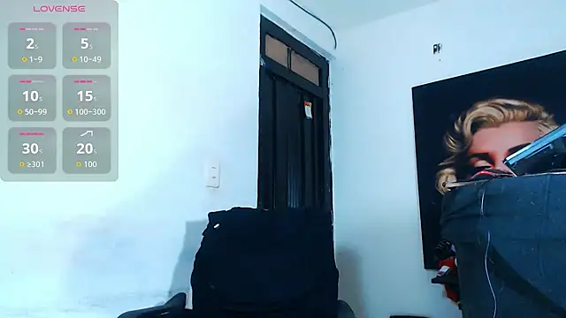 licy blonde hot online show from 8, 11, 2025