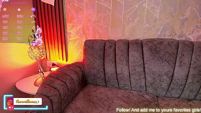 Snapshot of Aurora_thomas__1 chatting on 8, 2, 2025 Aurora thomas 1 online show from 8, 2, 2025