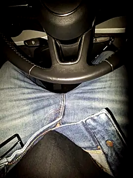 Nzino1983 online show from 17, 4, 2026