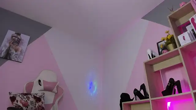 Snapshot of RayaCarr_ chatting on 21, 10, 2025 RayaCarr online show from 21, 10, 2025