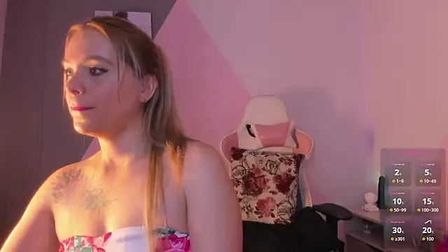 Snapshot of RayaCarr_ chatting on 4, 11, 2025 RayaCarr online show from 4, 11, 2025