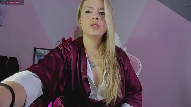 Snapshot of RayaCarr_ chatting on 27, 11, 2025 RayaCarr online show from 27, 11, 2025