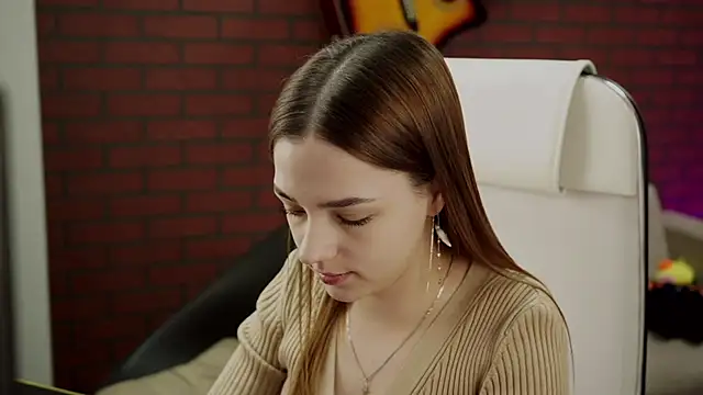 Snapshot of PamBeesly chatting on 22, 1, 2025 PamBeesly online show from 22, 1, 2025