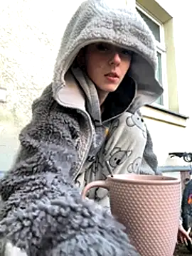 Ciara2004 online show from 2, 12, 2025