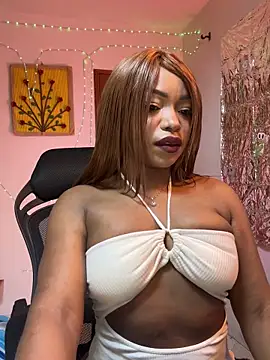 Snapshot of SaraYedid17 chatting on 3, 11, 2025 SaraYedid17 online show from 3, 11, 2025