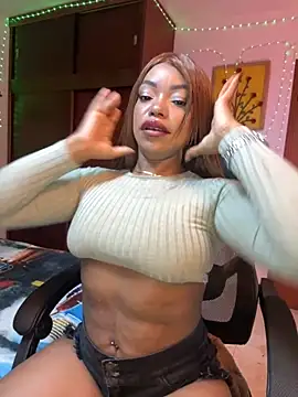 Snapshot of SaraYedid17 chatting on 4, 11, 2025 SaraYedid17 online show from 4, 11, 2025