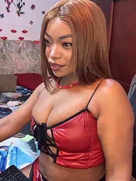 Snapshot of SaraYedid17 chatting on 5, 11, 2025 SaraYedid17 online show from 5, 11, 2025